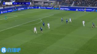  这球漂亮，布鲁日球员弧顶处晃开防守兜射破门，亚特兰大主场落后