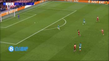  送对手反击机会！维尔茨做球失误给对手反击，之后索博送点