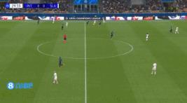  哥们哪个厂的？斯拉维亚守门员离谱出球失误，直接送劳塔罗进球