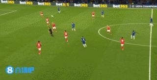  错失绝佳良机！库库雷利亚回做，乔治小禁区直面门将打门被扑！