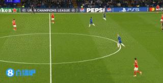  没必要啊！切尔西犯规后恩佐上前把球踢走，被主裁出示黄牌！