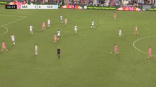  迈阿密2-3芝加哥！苏亚雷斯禁区内倚住防守破门，B罗德里格斯助攻